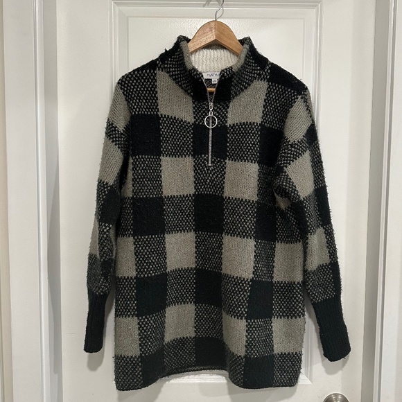 My Style | Women’s Large Black and Cream Gray Plaid Quater Zip Sweater - Picture 1 of 9
